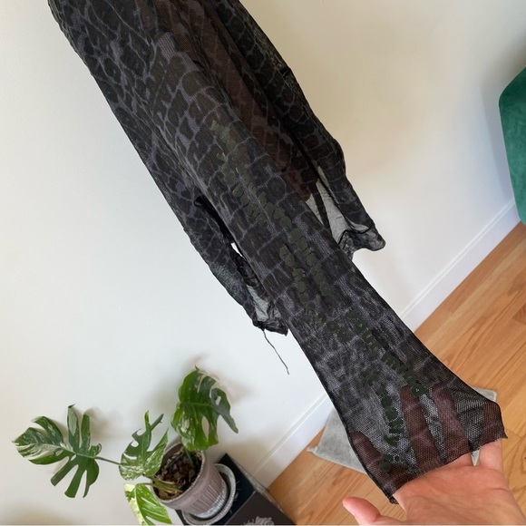 Rundholz Black Print Word Flock Listen Flowers Long Sleeve Mesh Cotton Top EUC S - Picture 7 of 12